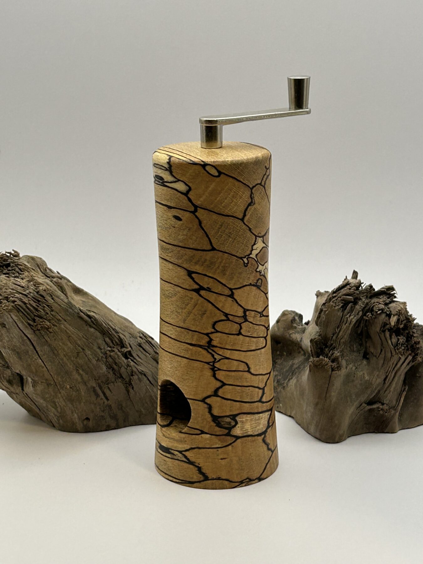 Handgefertigte Muskatmühle -der ideale Küchenhelfer